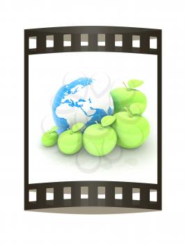 Earth and apples around - from the smallest to largest. Global dieting concept