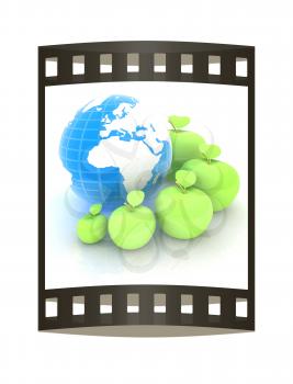 Earth and apples around - from the smallest to largest. Global dieting concept