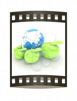 Earth and apples around - from the smallest to largest. Global dieting concept